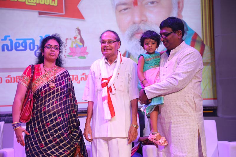 Sri Mulugu Ramalingeshwara Varaprasad Siddhanti was honoured with Jyotishyasastra Vignana Visharadha at Tummalapalli Kalakshetram, Vijayawada (279)